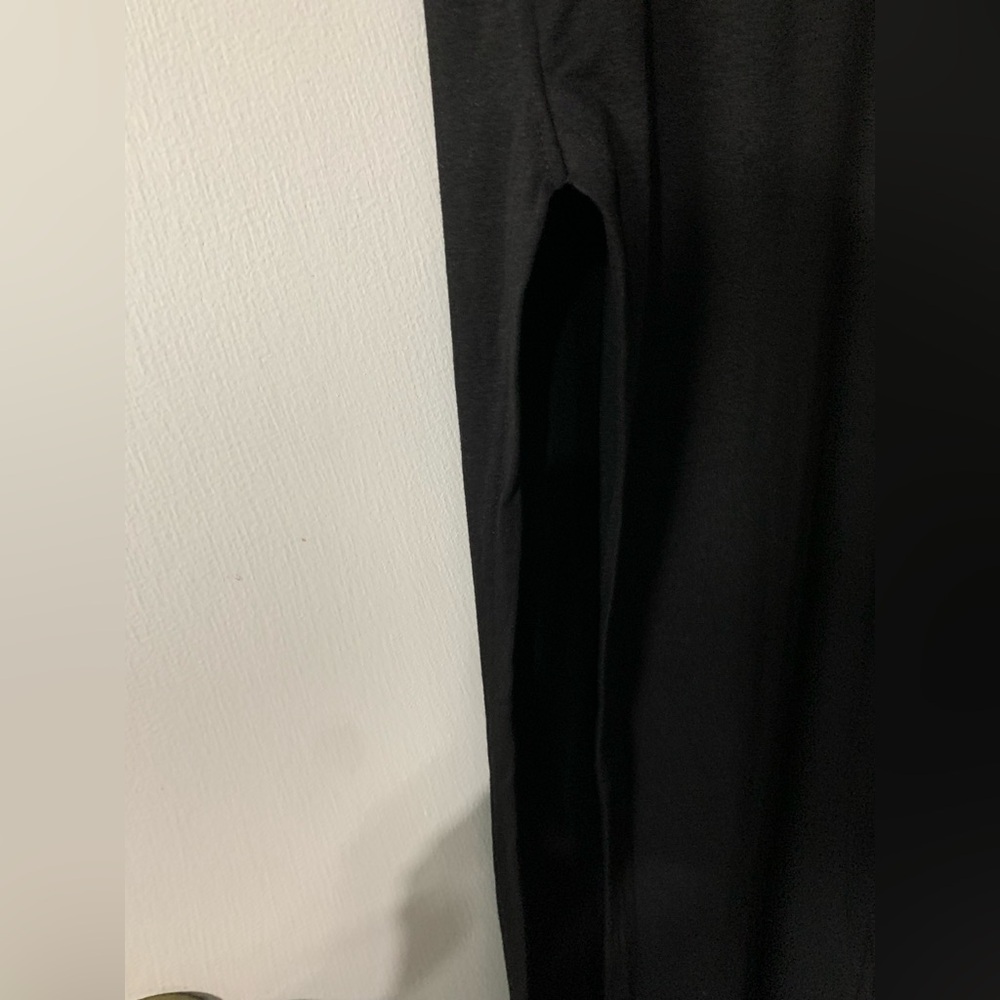 Black Long Tunic with Side-slits and short sleeves. Size Large. NWOT Never worn. - Picture 5 of 6